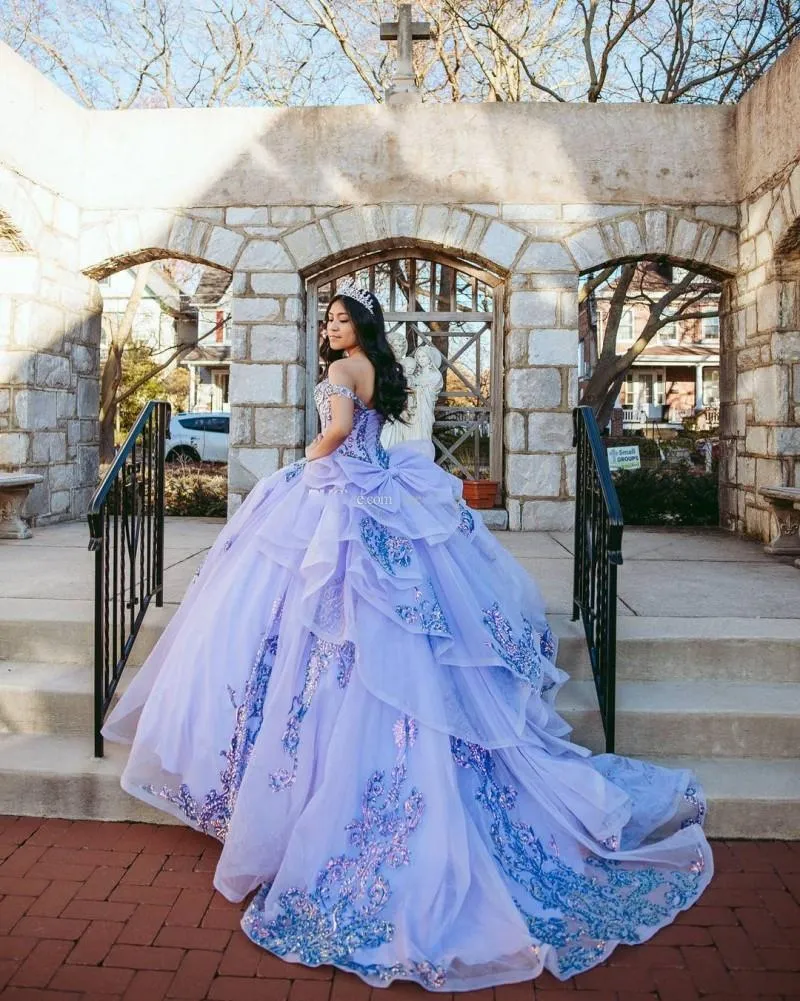 Charro Lavender LILAC Quinceanera Платья с плечами Пакета на шнуровке Корсет Аппликация PROM PROMS SWEM TRAY TULLE SWEET 16 платье