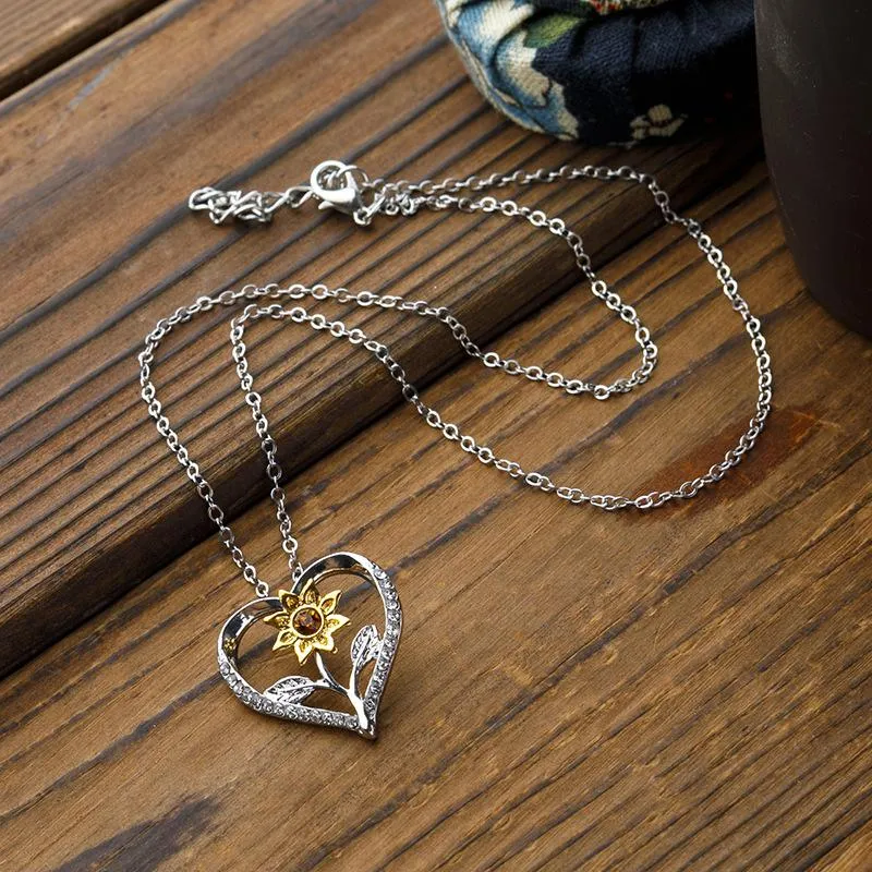 Retro Temperament Girl Jewelry Sunshine Silver Gold Sunflower Necklace Womens Friends Valentine Necklaces ZWL532