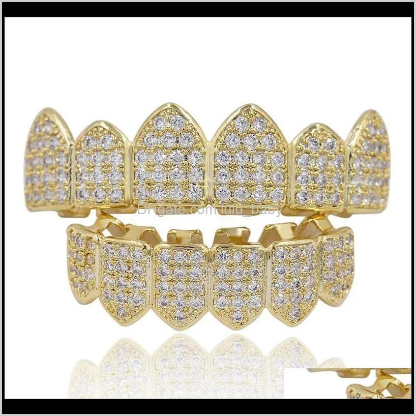 Luxury Bling Zircon Teeth Brushed Street Fashion Rappers M￤n kvinnor 18K Gold Rhodiium Plated Copper Hip Hop Grillz 2 -stycken Set Vampire Me