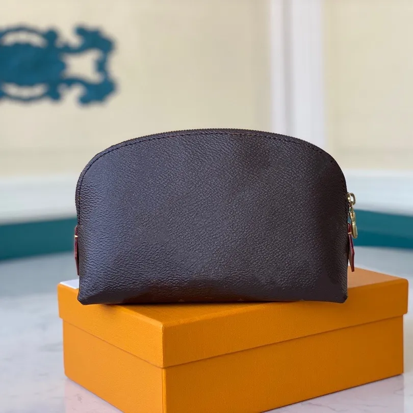 Hobo shop makeup bag