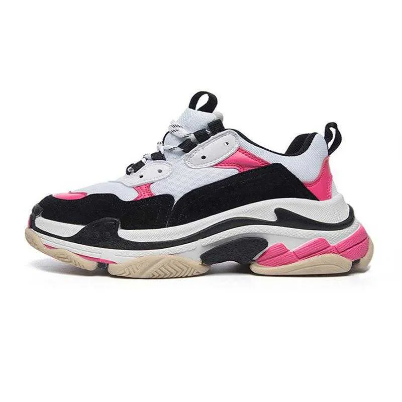 High Quality Triple S Sneakers Casual Women Mens Dad Shoe Paris 17FW Luxurys Designers Shoes Vintage Track Crystal Bottoms Outdoor Tennis White Trainers