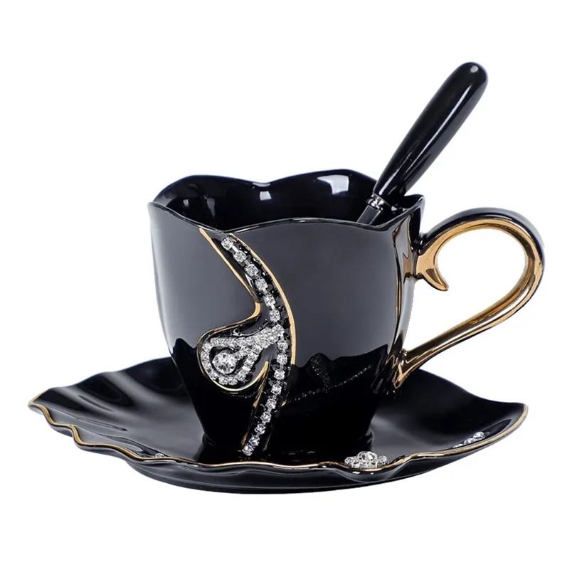 Yefine Creative Design Drinkware Ceramiczne 3D Kubki herbaty z kubkami i spodkami 220311