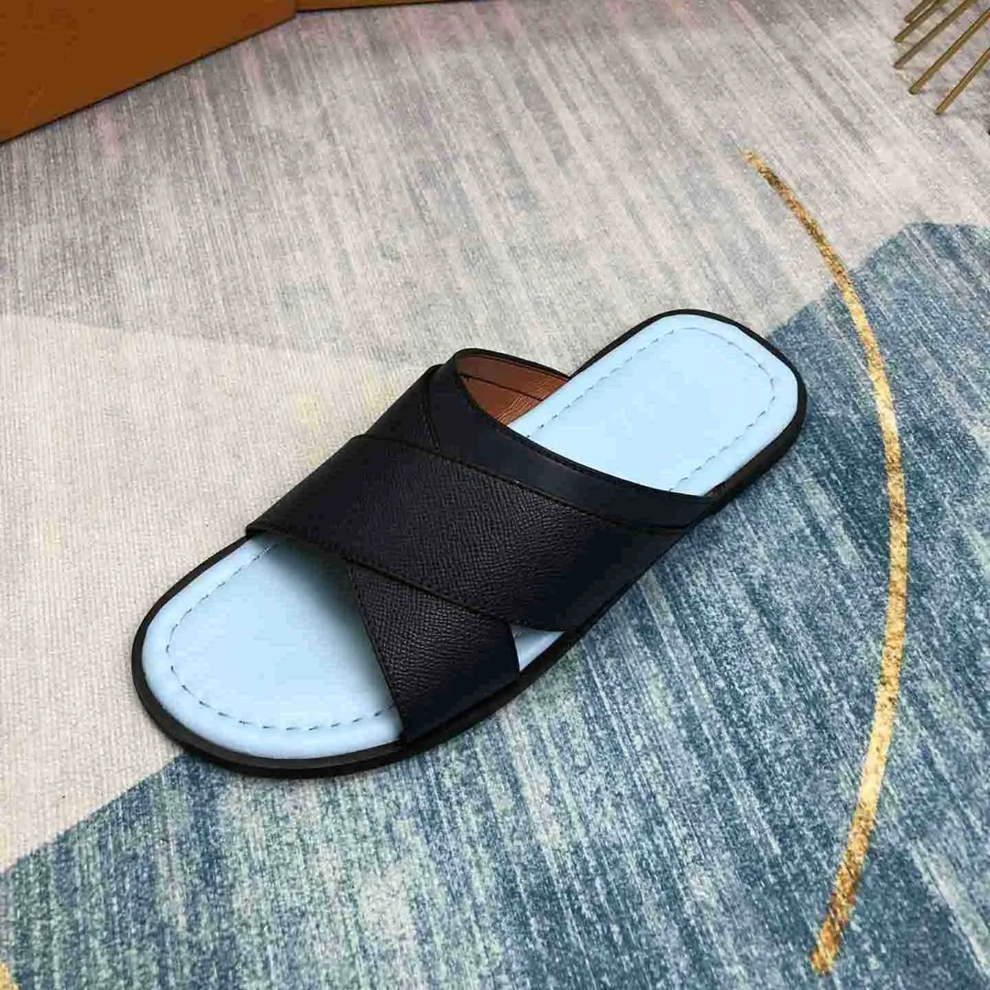 Leather sales palm slippers