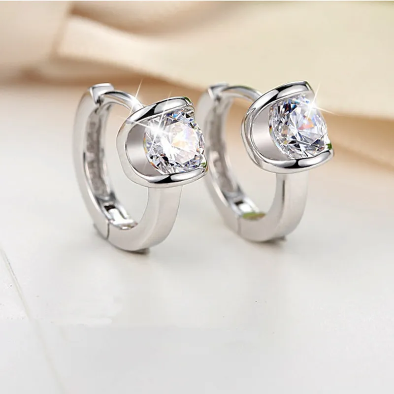 Серьги для женщин для женщин Корейский стиль Angel Kiss Cubic Zirconia Silver Color Серьги Партия Подарок Мода Ювелирные Изделия KAE109