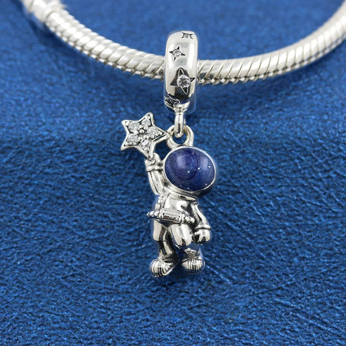 100% 925 Sterling Silver Astronauta w Galaxy Dangle Charm z emalią CZ pasuje do European Pandora Biżuteria Charm Bransoletki