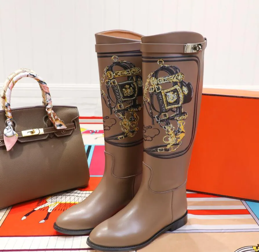 2021 Mulheres de luxo Mulheres pulando botas box Calfskin knee boot de couro sola couro laminado calcanhar outono inverno A1 Único artesanato