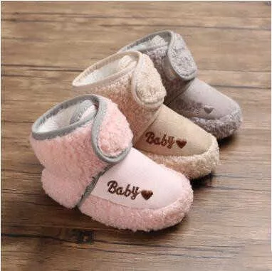 Sole Toddler Yumuşak Bebek Ayakkabıları Moccasins Bebek Kış İlk Yürüyüş Kurucular Kızlar Sıcak Peluş Anti Kayma Kar Botları Beşik Ayakkabı Prewalker Sneakers C7310