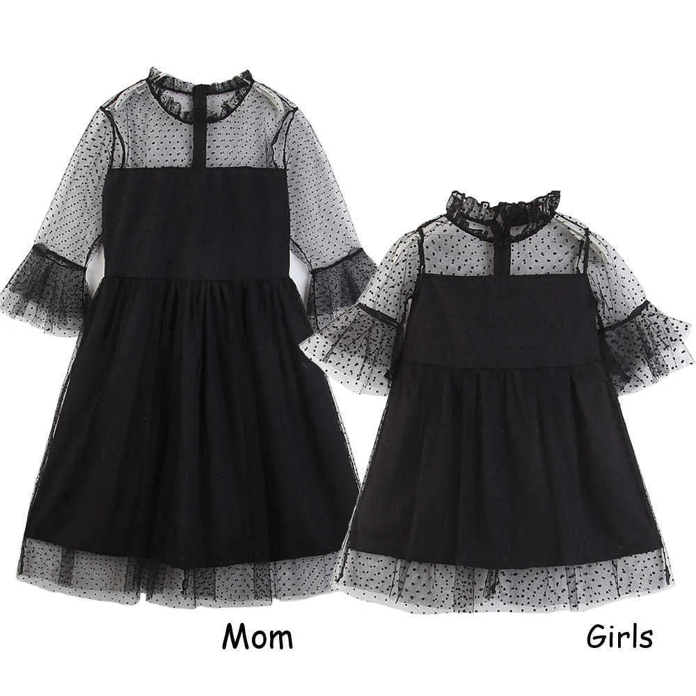 Nowy strój rodzic-dziecko letnie dziewczyny księżniczka sukienka matka i córka ubrania czarna koronka sukienka matka dziewczyny koronki sukienka z siatki Q0716
