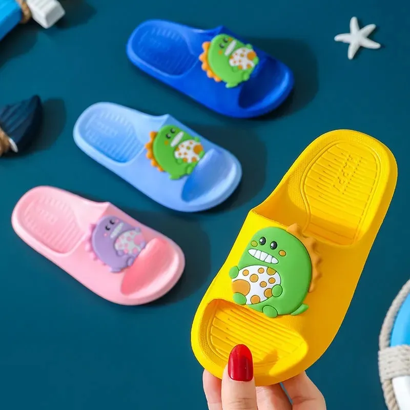 Cartoon Dinosaur Slippers For Boys Girls New Summer Kids Beach Shoes Baby Home Bathroom Soft Indoor Flip Flops Children Sandals 20211227 H1