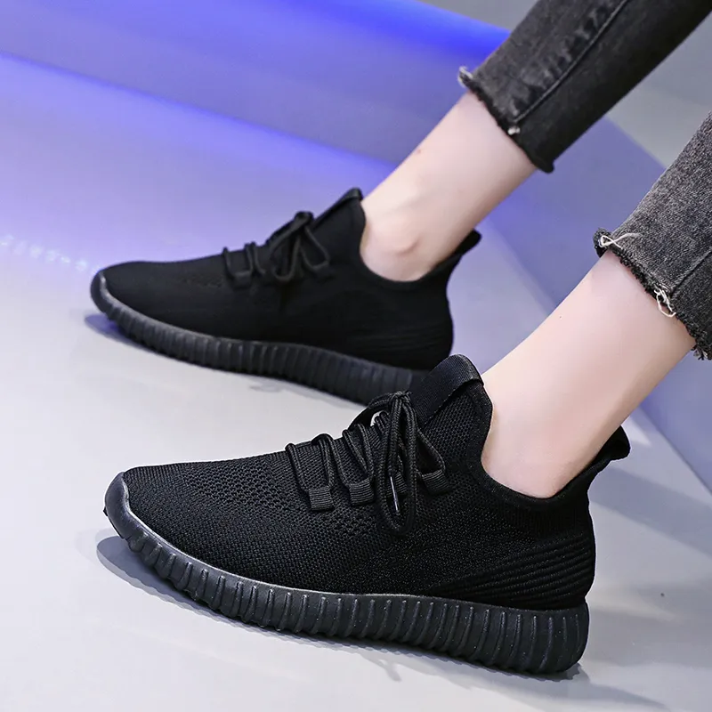 High Quality 2021 Arrival Knit Running Shoes Mens Women Sports Tennis Runners Triple Black Grey Pink White Outdoor Sneakers SIZE 35-40 WY11-1766