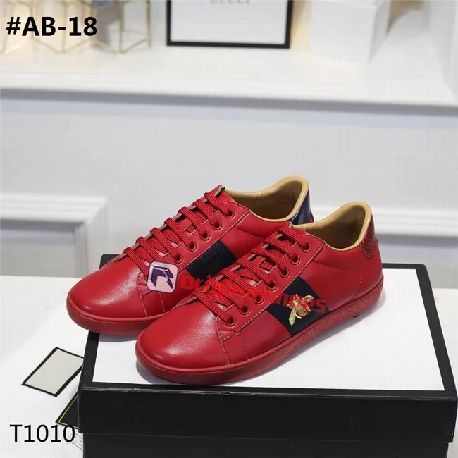 Luxurys Designers Shoes Top Quality Ace Bee Sneakers Triple Black White Red Leather Casual Dress Wedding Flats Heels Bottom Shoe Trainers des chaussures