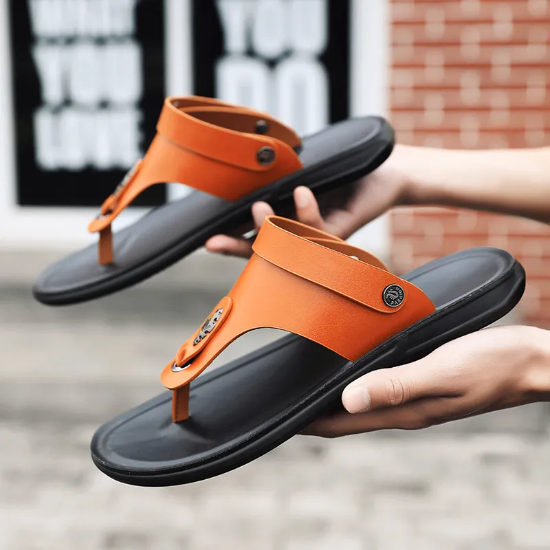 2023 Men's Summer Leather Slippers High Quality Outdoor Fashion Personality Youth Driving Flip-Flops Wholesale Specials 39-44