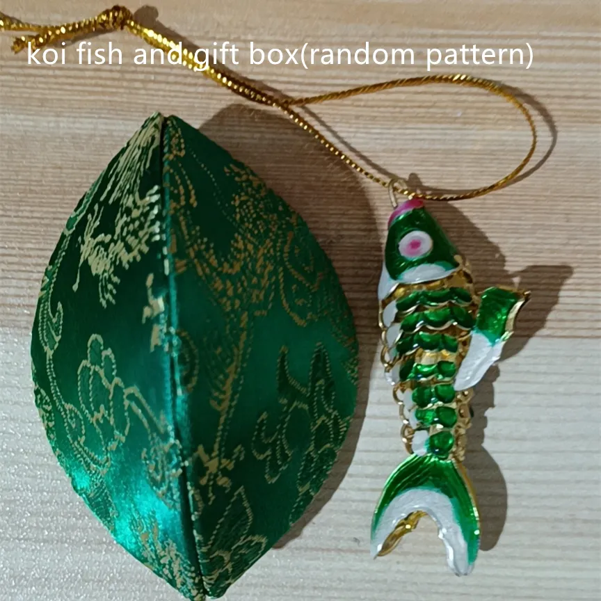 Zwierząt Cloisonne Emalia Lucky Koi Charms Ryba Dla Key Chain Vivid Huśtawki Fantazyjny Karp Wisiorek Biżuteria Kids Women Prezent Z Pudełkiem