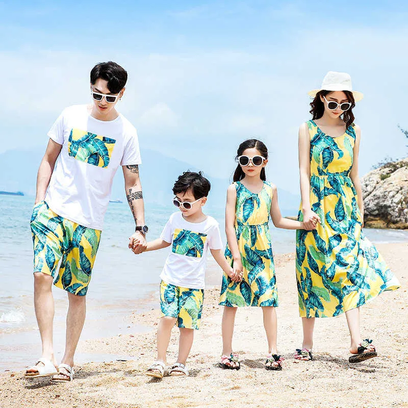 Seaside Holiday Couple Outfits: Summer Matching Beach Couple Dress For  Mommy And Me, Sleeveless Fashion, Dad And Son Set 210622 From Cong05,  $16.08