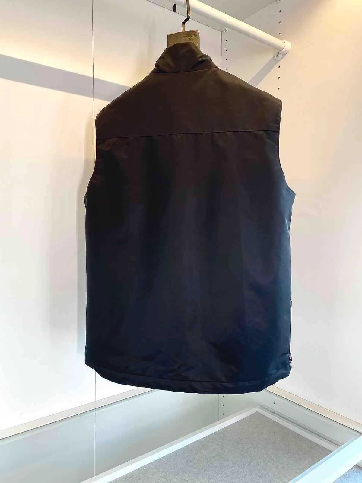 2021 nuovo gilet di moda design con cuciture tascabili di alta qualità in nylon nero di lusso colletto alla coreana cappotto da uomo