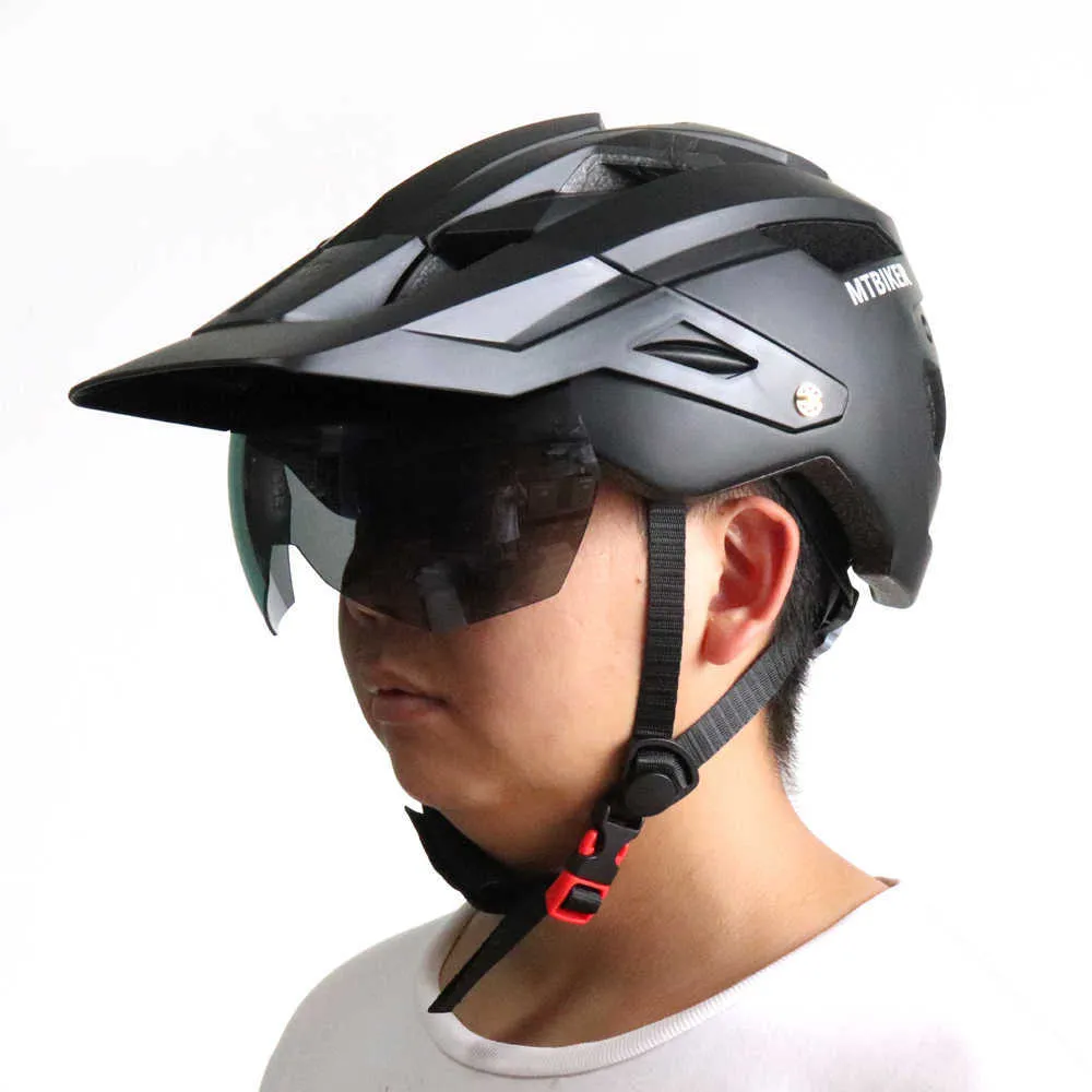 Capacete de bicicleta de bicicleta de bicicleta mais recente com lentes TT Men Men Women Chael Chael Capacete Sports MTB Capacete de bicicleta P0824