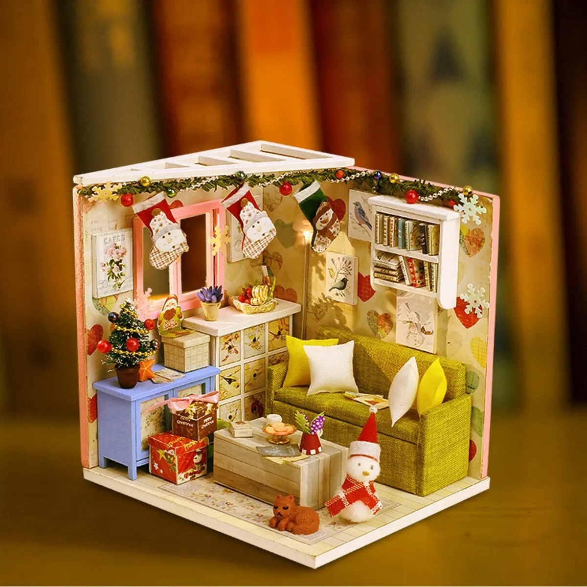Iieciereate DIY Doll House House Ręcznie zgromadzony edukacyjny zabawka sztuka dom świąteczny Prezent Kreatywny prezent urodzinowy z osłoną kurzu i meble