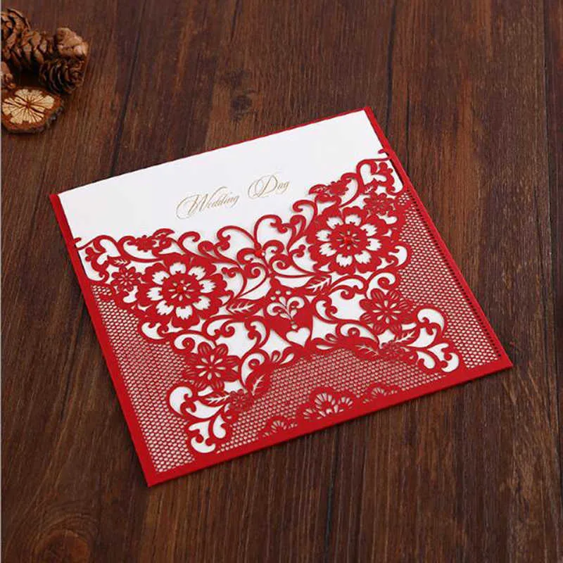 50 stks rode laser gesneden bruiloft uitnodigingen kaart holle vlinder elegante wenskaart enveloppen bruiloft gunsten decoratie sh190923