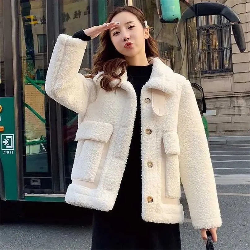 Tjock lammull Teddy Coat Kvinnor Koreansk stil Varm fluffig Jacka Höst Vinter Furry Cashmere Big Pocket Faux Fur Overcoat 211220