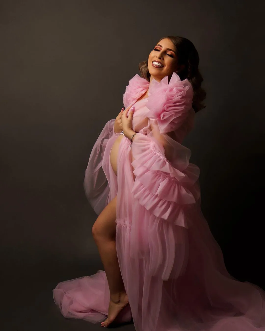 2021 Ruffle Rosa Kimono Kvinnor Klänningar Robe för Photoshoot Extra Puffy Sleeves Promokljus Afrikansk Cape Cloak Maternity Dress Photography