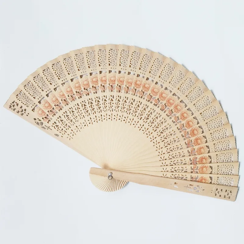 DHL 100PCS Wood Dance Fläktar Solros Mönster Party Supplies Personliga Bröllop Favorer Fan Giveaways Sandelträ Folding Hand Open Size 34 * 20cm Många färger