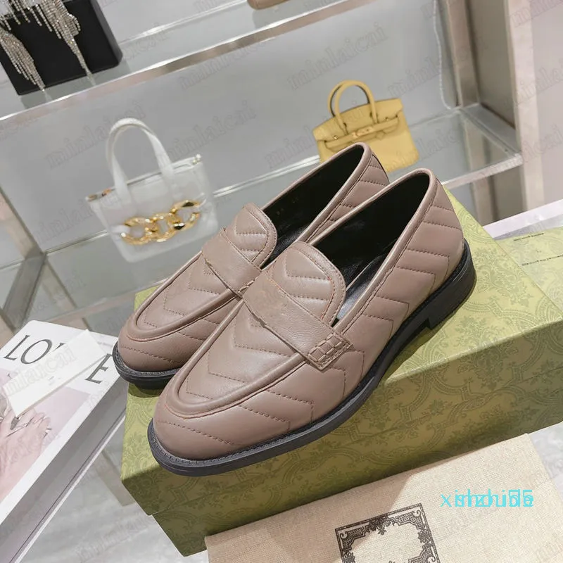 Designer- Kvinnor Skor Läder Loafers Moccasins Kvinnor Luxurys Sko Slip-On Business Metal Button Läder Oxfords