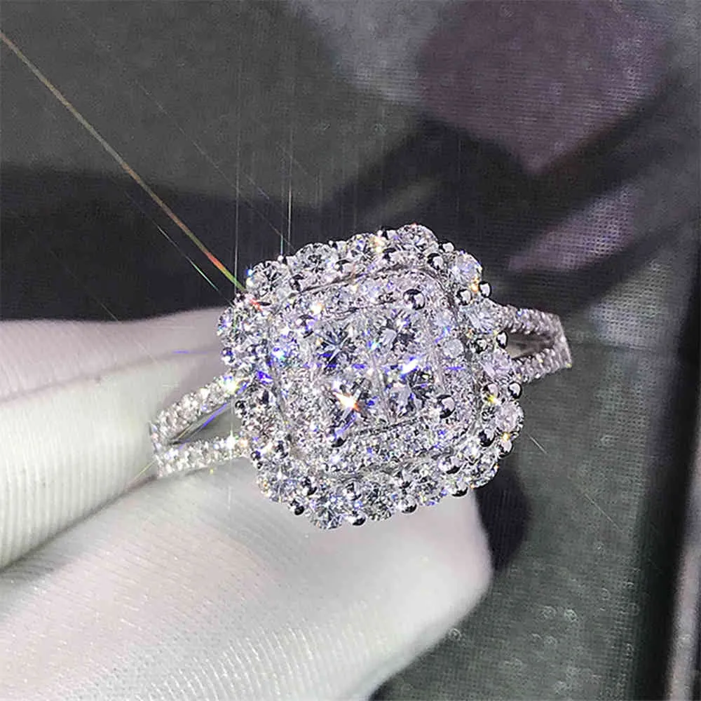 Prachtige Vierkante Vorm Vrouwen Ring Volledige Bling Iced Out Micro Pave Crystal Zirkoon Dazzling Bridal Ring Wedding Engage Ringen