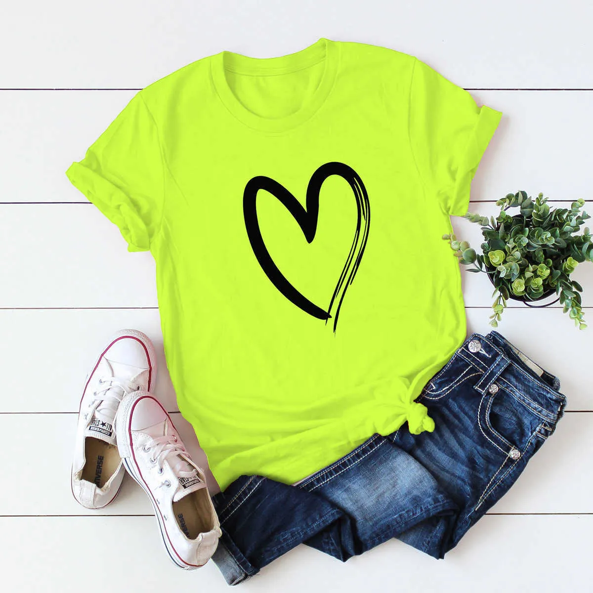 Mulheres Néon Verde T-shirt Coração Impressão Senhoras Simples e Confortável Manga Curta T-shirt algodão mais tamanho O-pescoço casual tops x0628