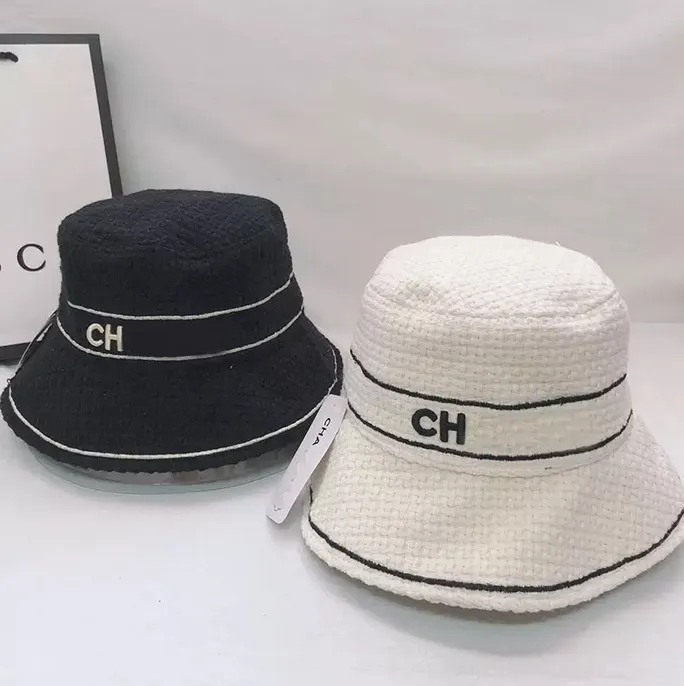 23SS 패션 버킷 모자 여성 남성 야구 모자 비니 카스크 웨트 검은 흰색 어부 버킷 모자 패치 워크 가을 겨울 넓은 챙 모자