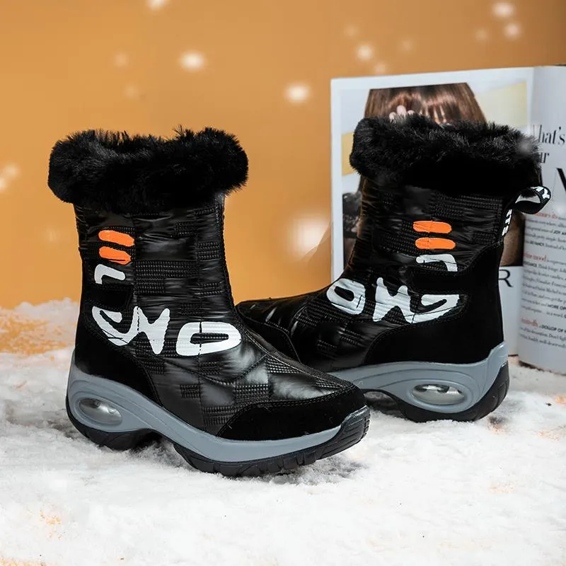 Stivali invernali da neve da donna in pelle 2021 moda autunno pelliccia calda moto scarpe con plateau femminili impermeabili antiscivolo