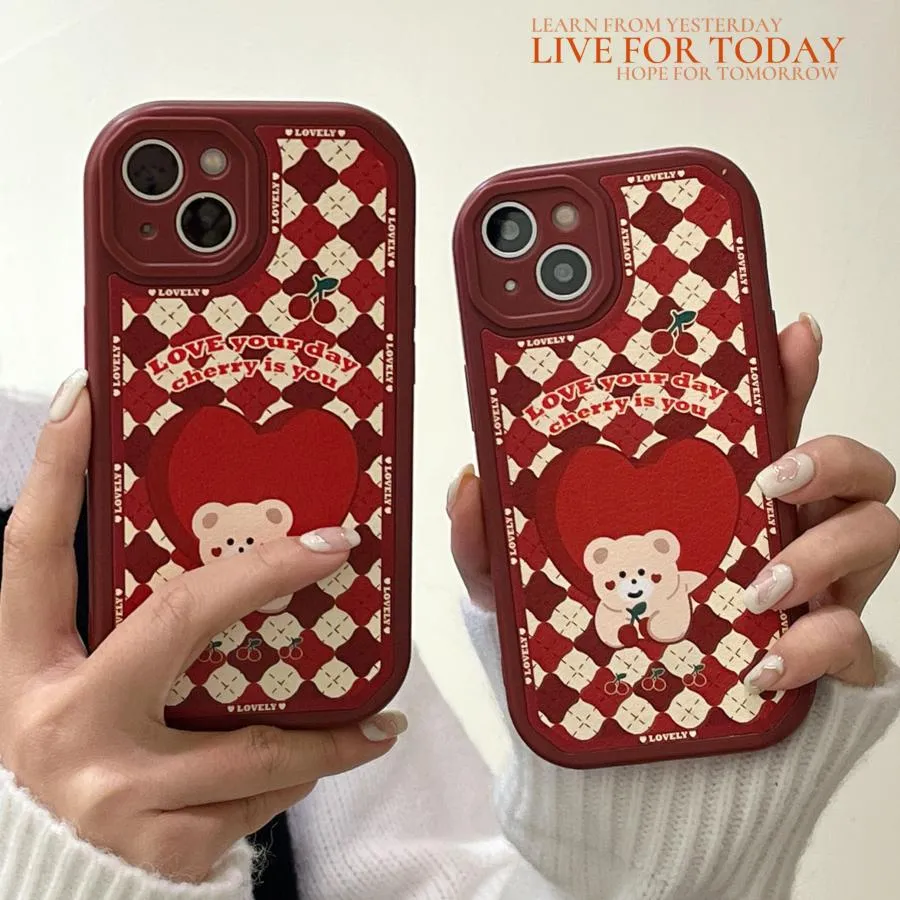 TPU Anti-knock Cherry Bear Red Lattice Pattern Leathern Telefonväska för 13 12 11 Pro Max iPhone7 / 8 Plus X XR XS Smartphone Täck hög kvalitet