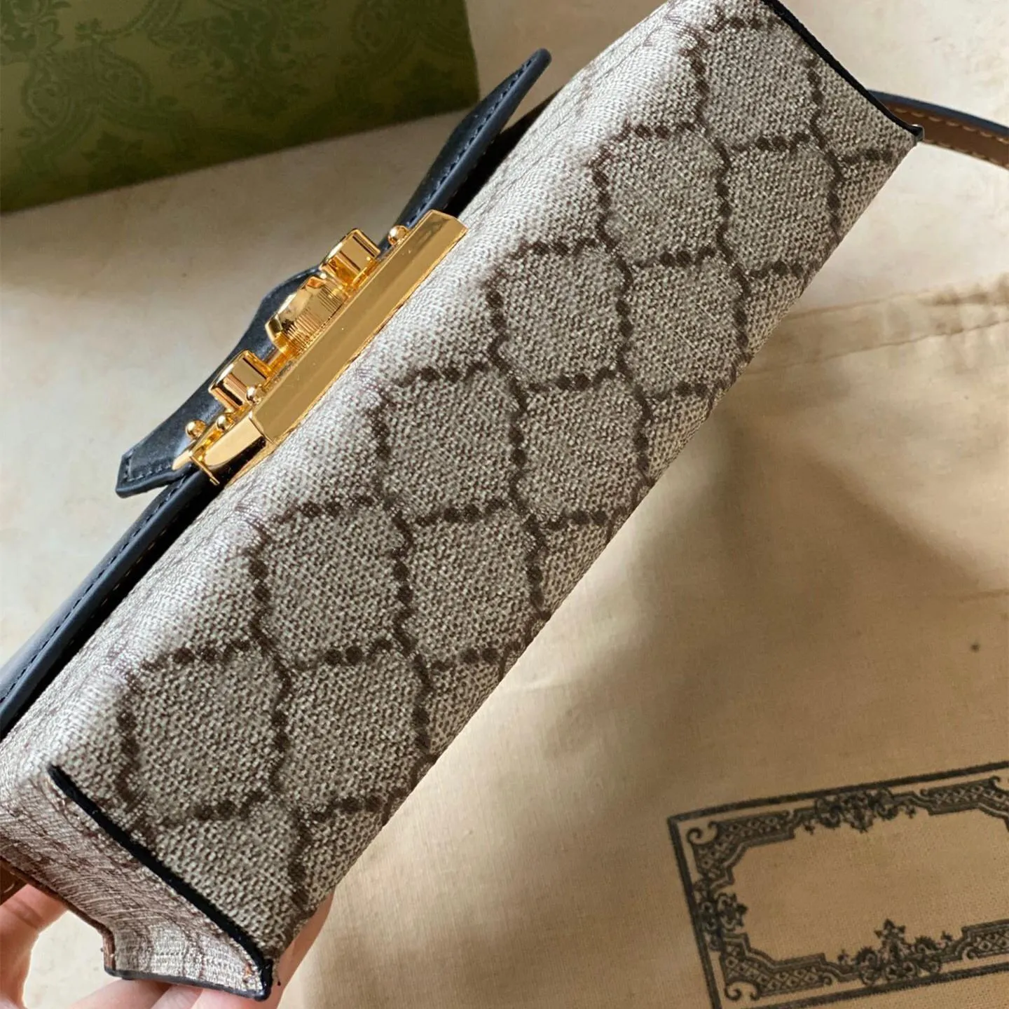 2021 Luxurys designers bags Fashion womens CrossBody Flap bag Printed Handbag Chains bag Real leather ladies Shoulder Bag purse Handbags919