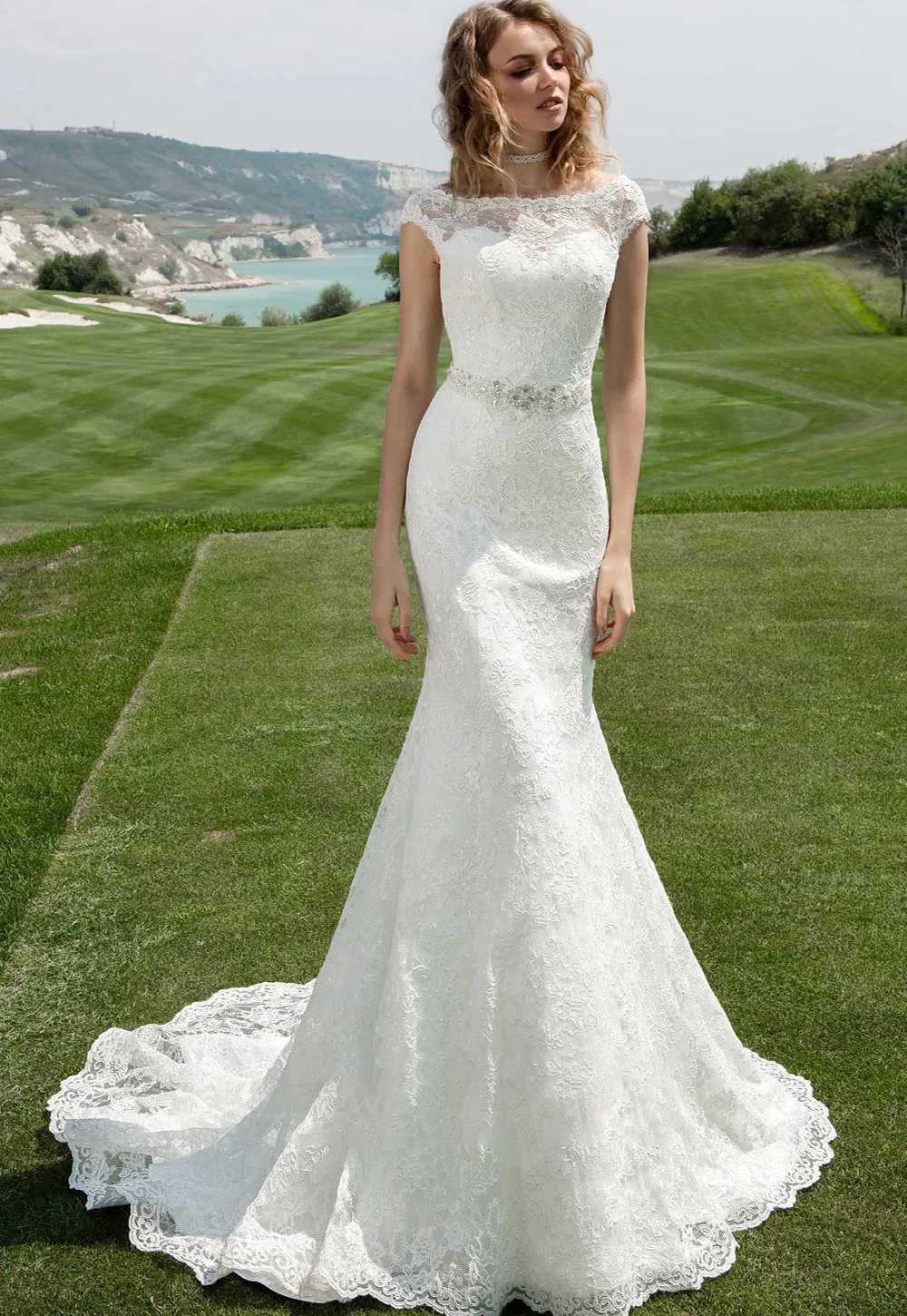Long white mermaid clearance dress