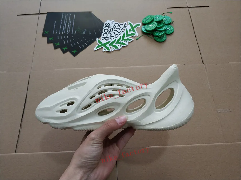 Yeezy hotsell sandals stockx