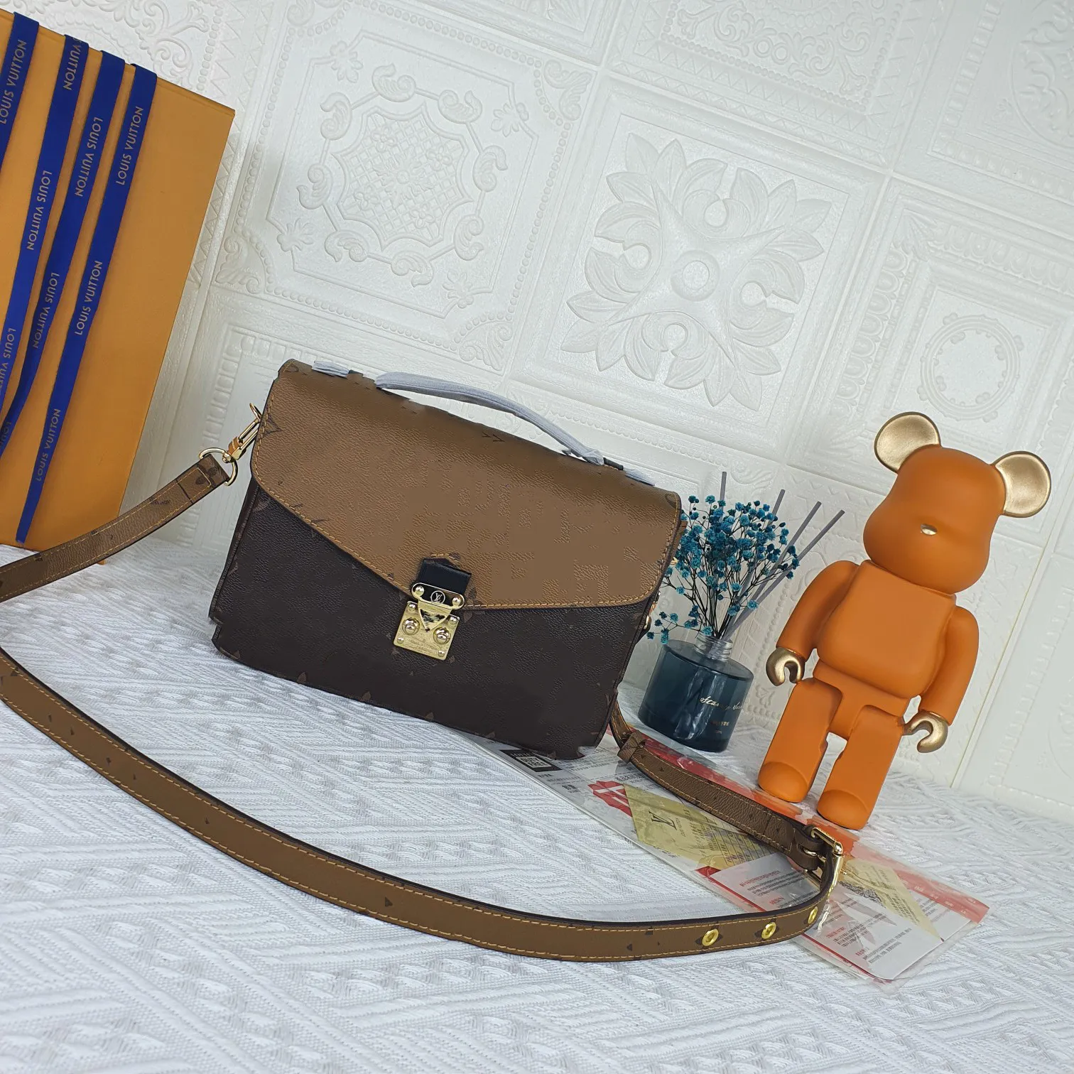 Classic Fashion Bags L retro messenger bag, shoulder diagonal, portable handbag, leather pair, new style Designer Bags