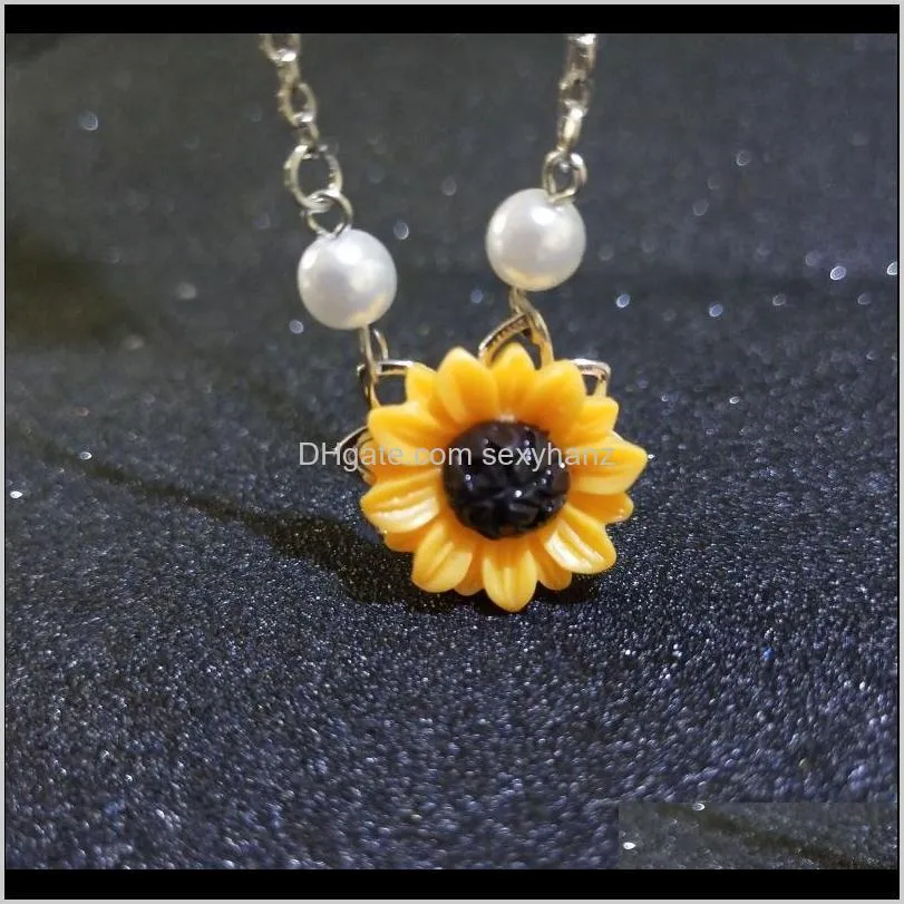 Korea Fashion Simple Sunflower Necklace Leaf Pearl Pendant Sweet Sunflower Clavicle Chain