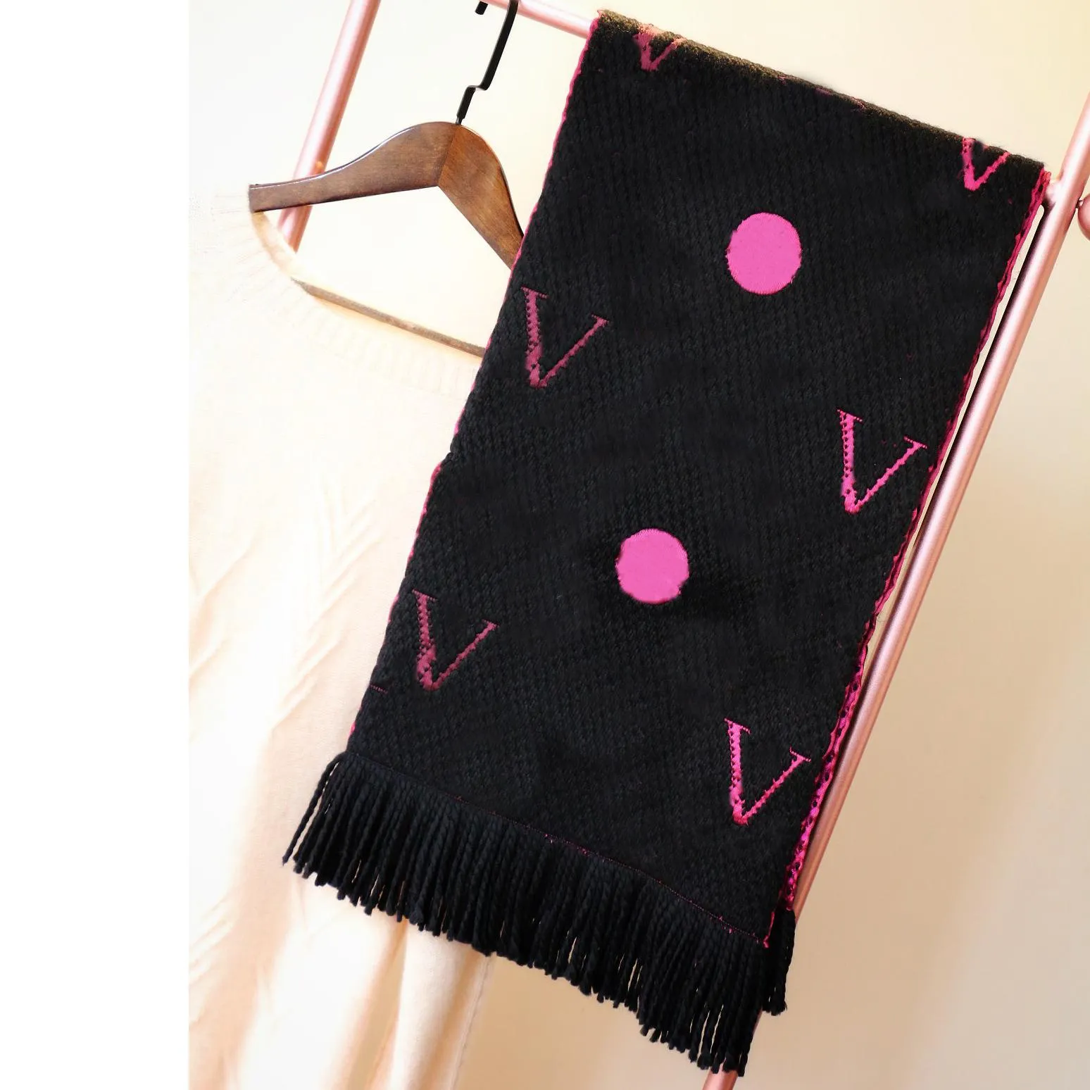 Klasyczny żakardowy kaszmirowy szalik mody mężczyźni kobiety luksusowe marki pomponowe projekty grube wełniane szaliki