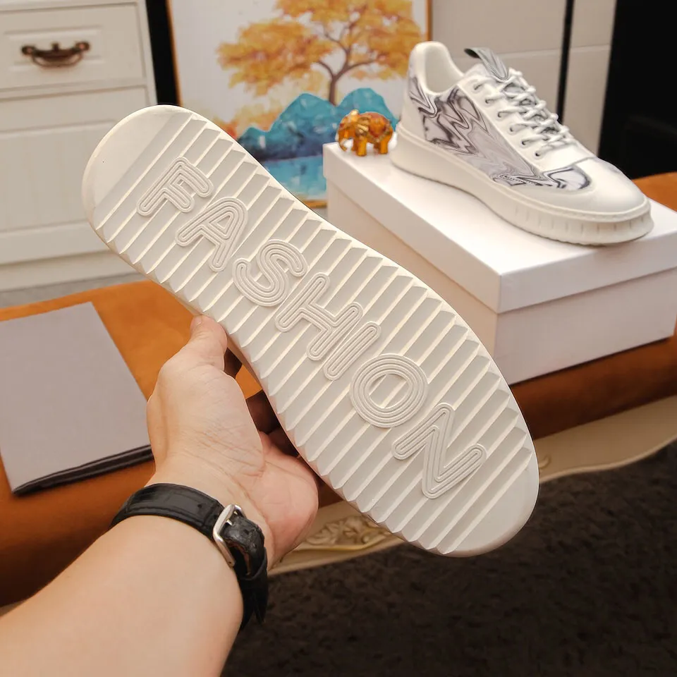 2022 Luxury Design White Men`s Women`s Casual Shoes Color Letter Printing Flat Sneakers Classic Outdoor Men Sneakerss