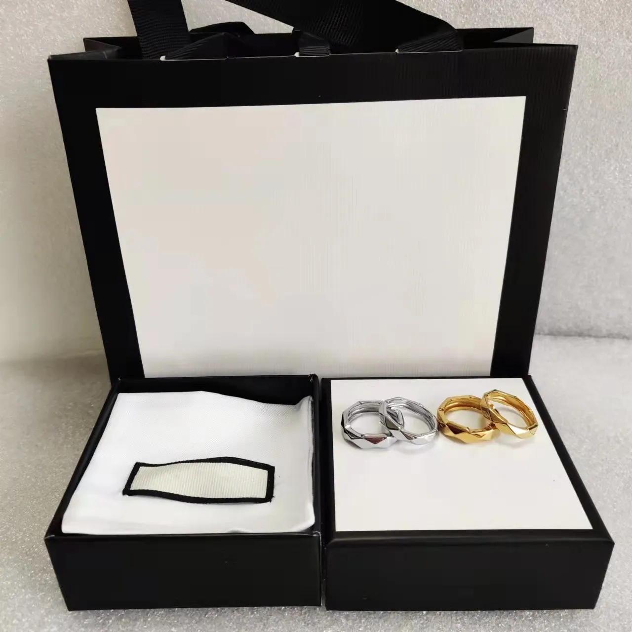 En lüks tasarımcı yüzüğü 18k altın sevgilisi çift alyans çifti birbirine kilitlenen moda basit mücevher tedariki277u