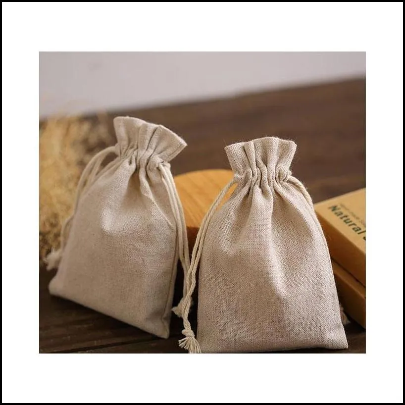 Pouches عرض الكتان الطبيعي Dstring Pouches 8x11cm 9x12cm 10x15cm حزمة من 50 حفلة مكياج صابون المجوهر