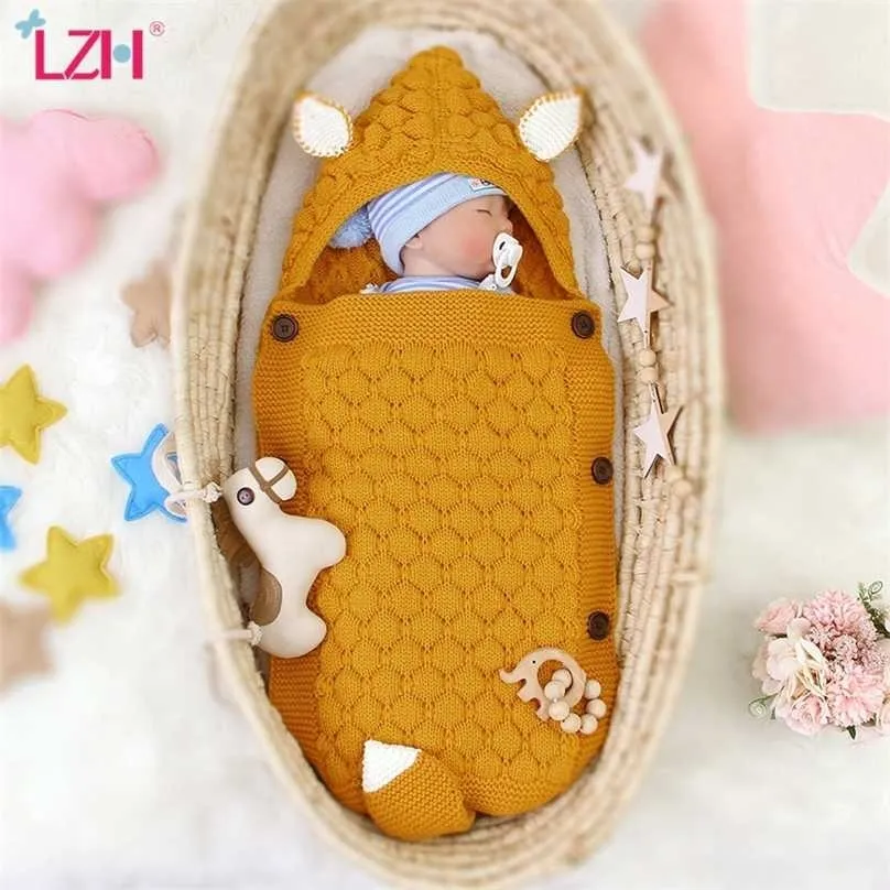 Baby Sleeping Bag Autumn Kids born Infant Sleepsack Knitted For Boy Girl Cute Hooded Wrap Swaddling Blanket 211023