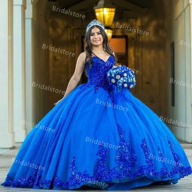 بلينغ البريق الملكي الأزرق فساتين quinceanera مع الترتر الحبيب منتفخ تول الكرة ثوب حفلة موسيقية اللباس الدانتيل يصل الحلو 16 تنورة عيد vestido فيستا دي 15 أنوس