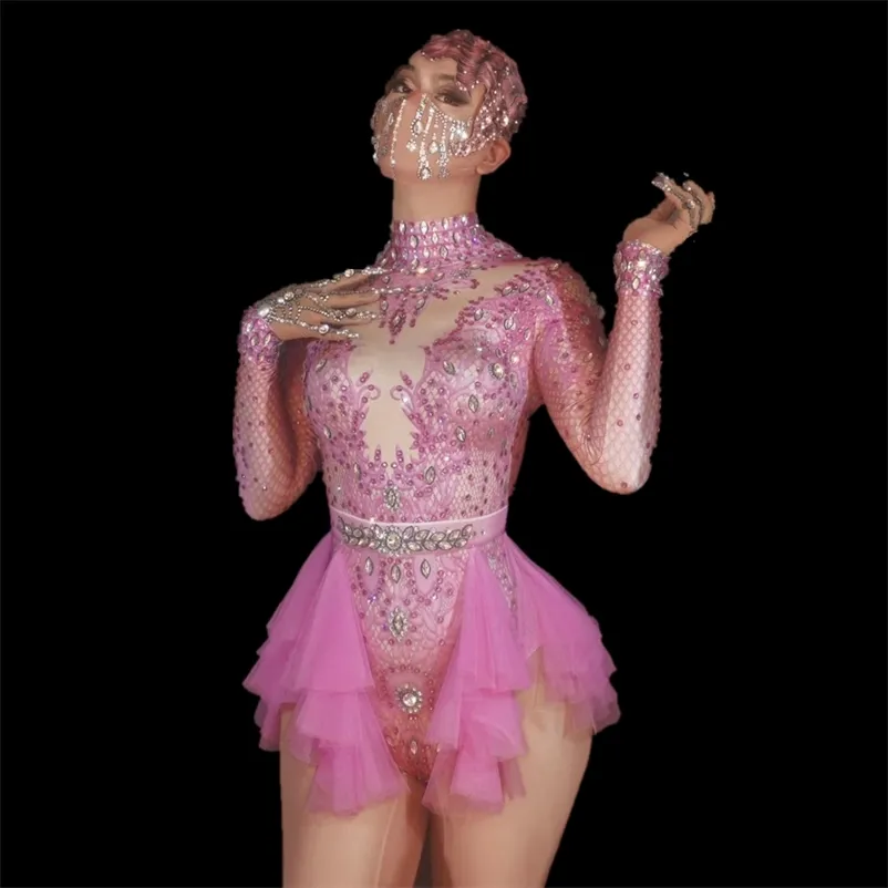 ファッションピンクのパーティーボディスーツ女性の弾性タイツメッシュフリルクリスタルボディスーツニグラブダンサーレオタードステージ衣装210728