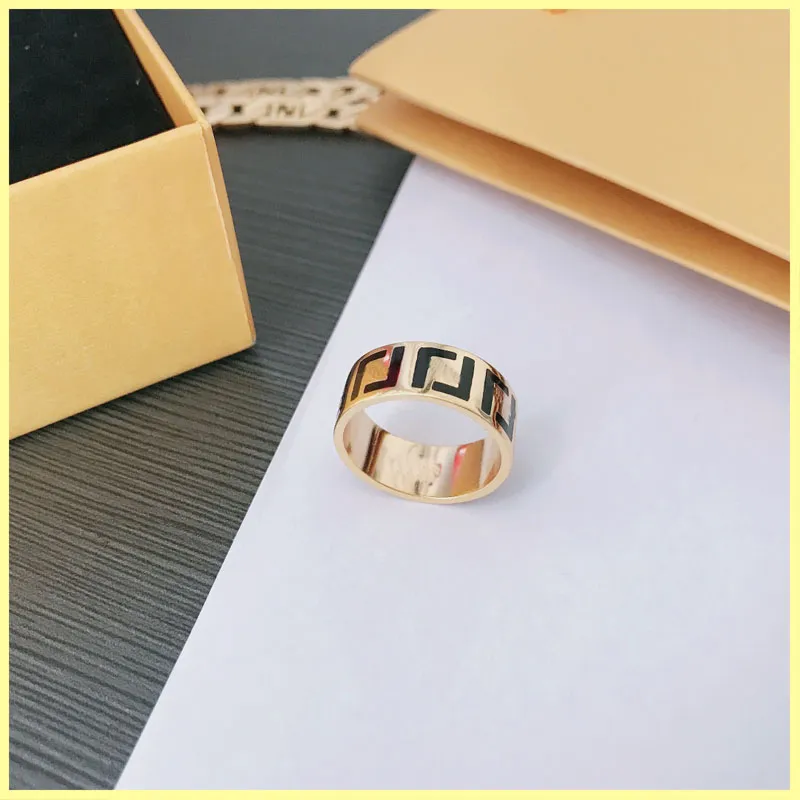 Luxurys Designers Bague Bijoux Designer Hommes Bagues Fiançailles Pour Femmes Amour Bague Lettre F Marque Bague En Or Boîte Youyou mode 21081004R