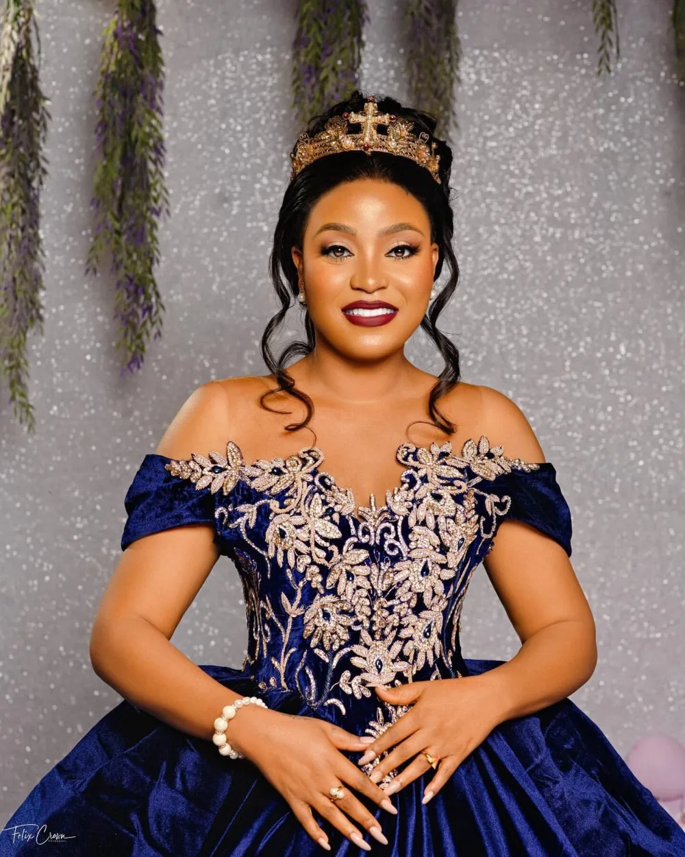 Off Shoulder Dark Blue Plus Size Wedding Dress With Applique Detailing A Line Silhouette Velvet Tiered Skirt And Sweep Train Vestido Ranchero Para Quinceanera De Novia From Weddingteam 178.74 DHgate.C...