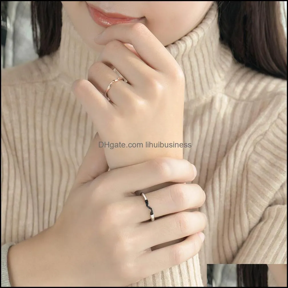 Thaya Winding Design Finger Ring s925 Silver Black and Rose Gold Simple Couple Interlocking Rings for Women Elegant Jewelry Y0122