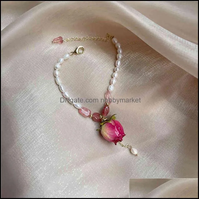 Super fairy French gentle freshwater pearl strawberry crystal bracelet natural flower eternal Flower Drop gel Bracelet
