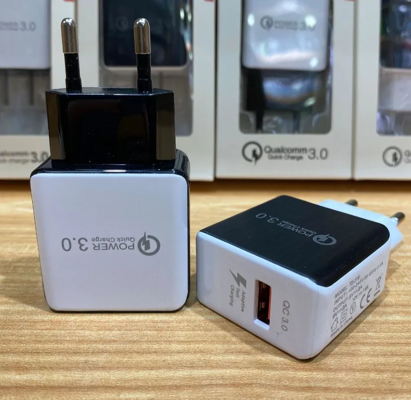 Cargador de pared rápido QC 3.0 Cargadores rápidos USB Enchufe de EE. UU. UE para iPhone X Samsung S10 S9 precio al por mayor