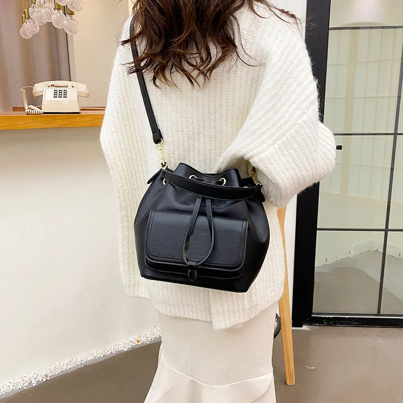 Designer Bucket Bag for Women Shoulder Drawstring handbag purse High quality Patent Leather Handbags Strap Crossbody