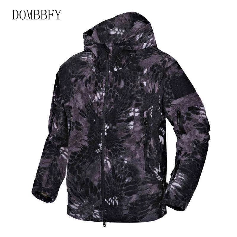 Mężczyźni Kurtki Hikingowe Rekin Skóra Soft Shell Wojskowy Wojskowy Tactical Outdoor Kurtka Mężczyźni Army Fleece Odzież Camouflage Windbreaker Coats Y1109